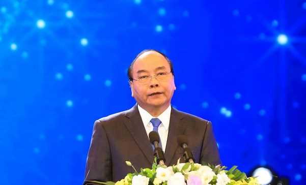 Thủ tướng l&ecirc;n đường dự cuộc gặp c&aacute;c nh&agrave; l&atilde;nh đạo ASEAN, thăm Indonesia