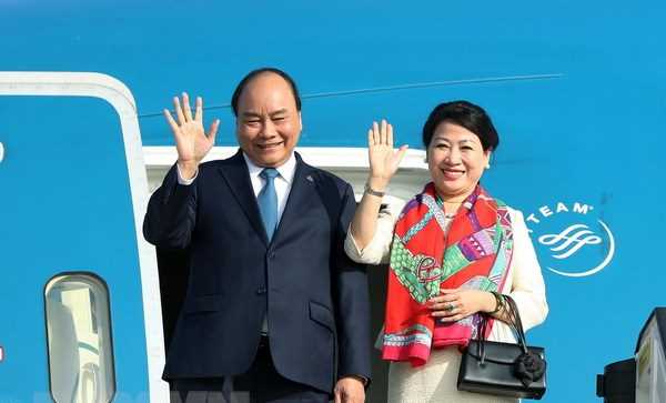 Thủ tướng Nguyễn Xu&acirc;n Ph&uacute;c l&ecirc;n đường dự Hội nghị Cấp cao ASEAN 33