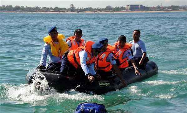 Indonesia tiến hành đưa người ra khỏi máy bay Lion Air bị nạn