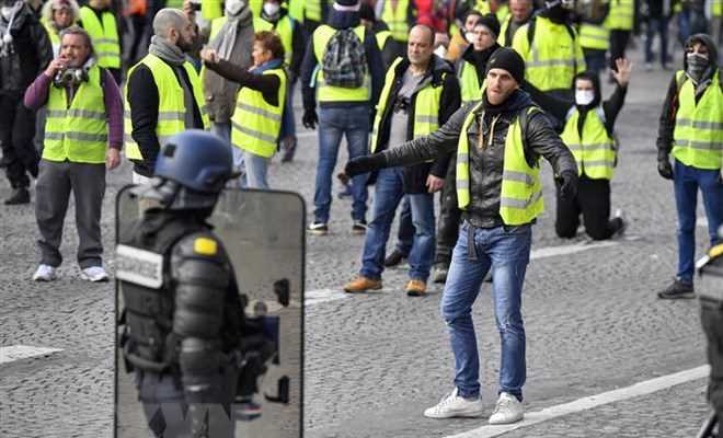 Pháp: Số lượng người biểu tình 'Áo vàng' giảm mạnh so với tuần trước