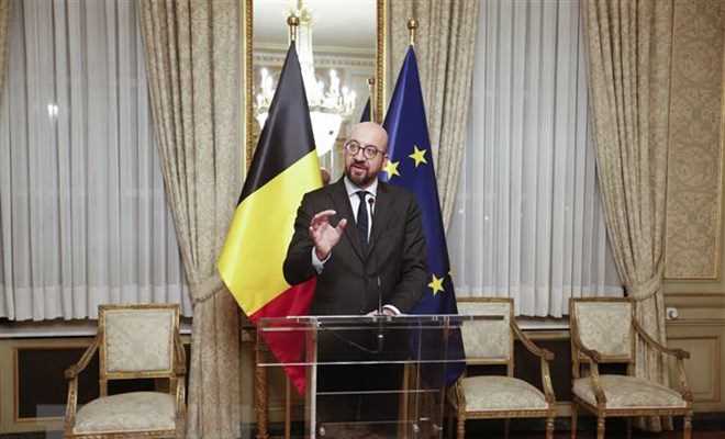 Một loạt các bộ trưởng từ chức, Chính phủ Bỉ trở thành thiểu số