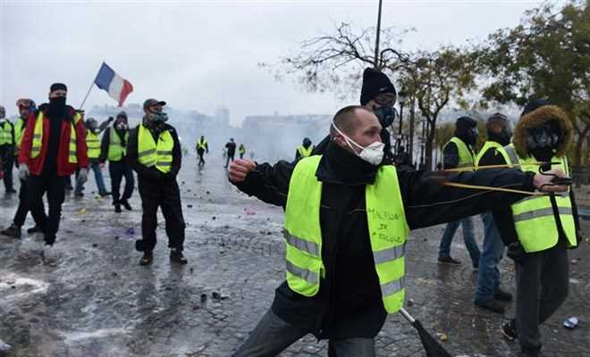 Tổng thống Pháp: Các đối tượng gây rối sẽ phải chịu trách nhiệm