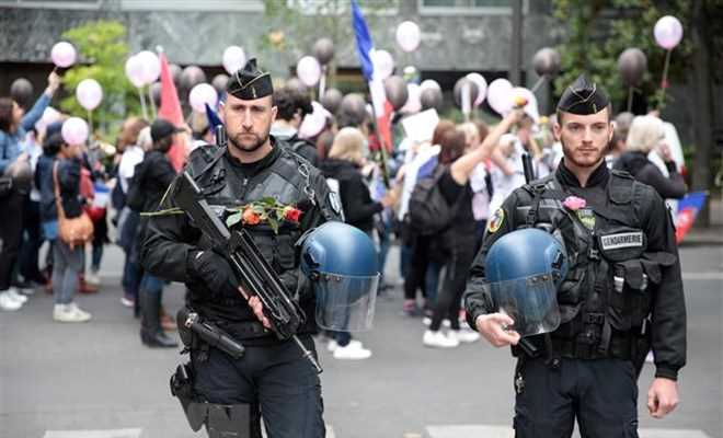 Pháp tạm thời thoát khỏi nguy cơ thiếu xăng dầu bán lẻ