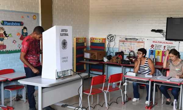 Brazil mở cuộc điều tra về nghi vấn hệ thống bầu cử bị can thiệp