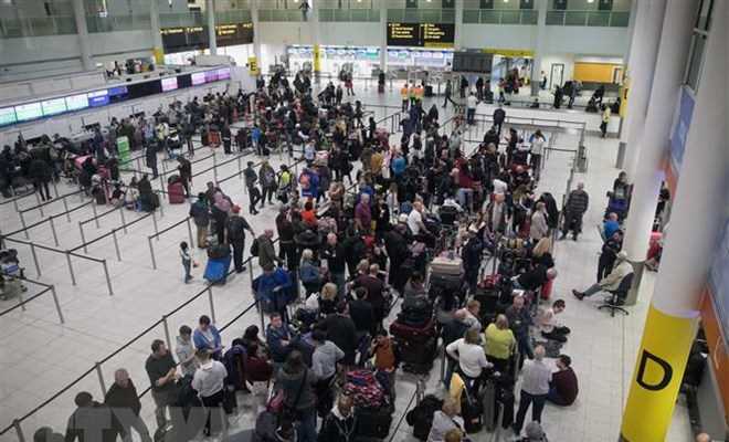 Nghi ngờ khả năng máy bay không người lái 'quấy rối' sân bay Gatwick