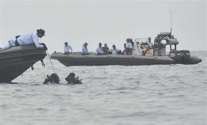 Rơi máy bay tại Indonesia: Hộp đen vẫn trong tình trạng nguyên vẹn