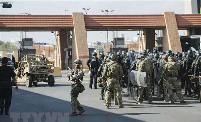 Mỹ ngừng mọi hoạt động tại cửa khẩu San Ysidro với Mexico