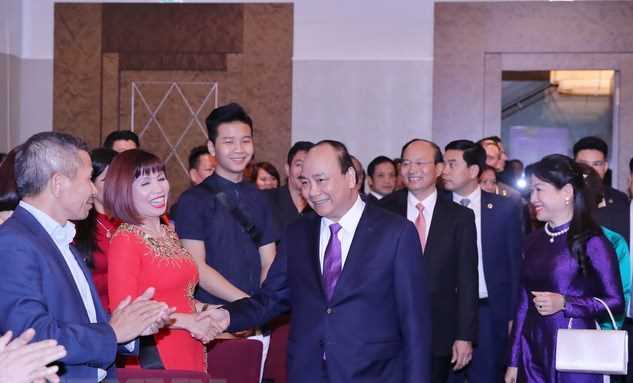 Thủ tướng Nguyễn Xu&acirc;n Ph&uacute;c gặp mặt cộng đồng người Việt tại Vienna