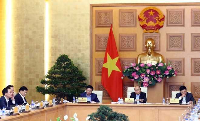 Thủ tướng chủ tr&igrave; họp Thường trực Ch&iacute;nh phủ về x&acirc;y dựng Nghị quyết 01