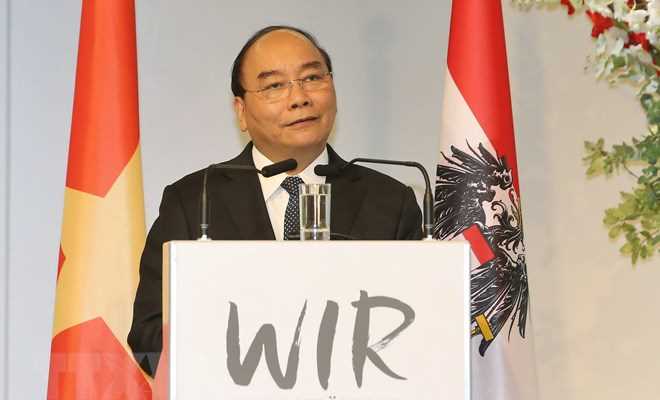 Thủ tướng Nguyễn Xu&acirc;n Ph&uacute;c dự Diễn đ&agrave;n doanh nghiệp Việt Nam-&Aacute;o