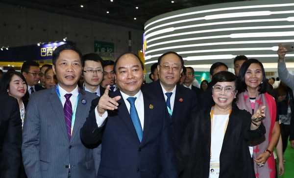 Thủ tướng dự Lễ khai mạc Hội chợ nhập khẩu quốc tế Trung Quốc