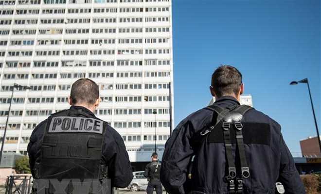 Pháp triệt phá âm mưu tấn công bằng dao nhằm vào Tổng thống Macron