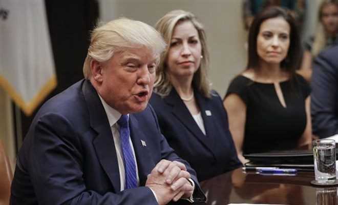 Tự đánh giá, Tổng thống Mỹ Donald Trump cho mình mức điểm cao nhất