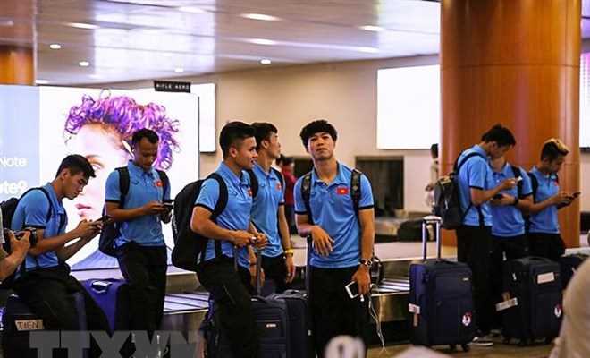 Tuyển Việt Nam đến Yangon, sẵn sàng cho trận đấu với chủ nhà Myanmar