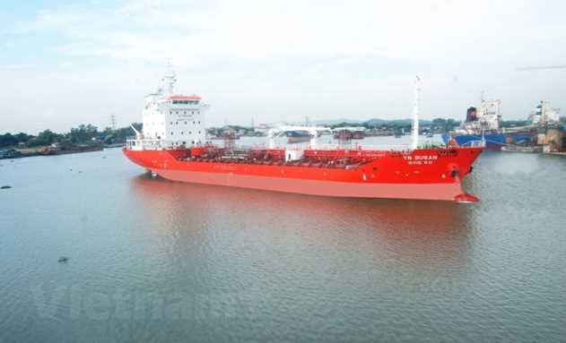Bàn giao tàu chở dầu trọng tải 6.500 tấn xuất khẩu sang Hàn Quốc