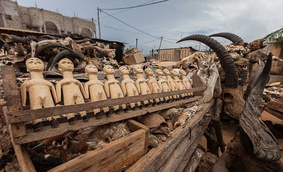 Cảnh tượng ám ảnh tại chợ bùa ngải lớn nhất thế giới ở châu Phi