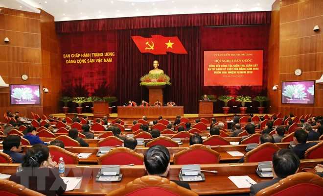 Tăng kiểm tra vi phạm suy tho&aacute;i tư tưởng ch&iacute;nh trị, đạo đức lối sống