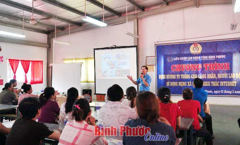 Công nhân cần sử dụng mạng xã hội thông minh