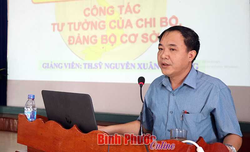 Bồi dưỡng c&ocirc;ng t&aacute;c đảng cho 90 b&iacute; thư chi bộ v&agrave; cấp ủy vi&ecirc;n cơ sở