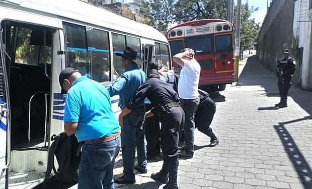 Interpol bắt giữ 560 tội phạm buôn bán vũ khí tại Mỹ Latinh