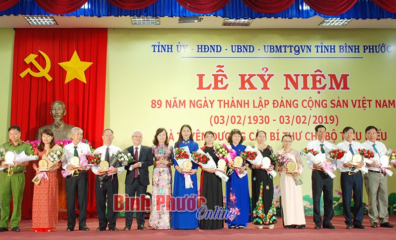 Những b&iacute; thư chi bộ ti&ecirc;u biểu