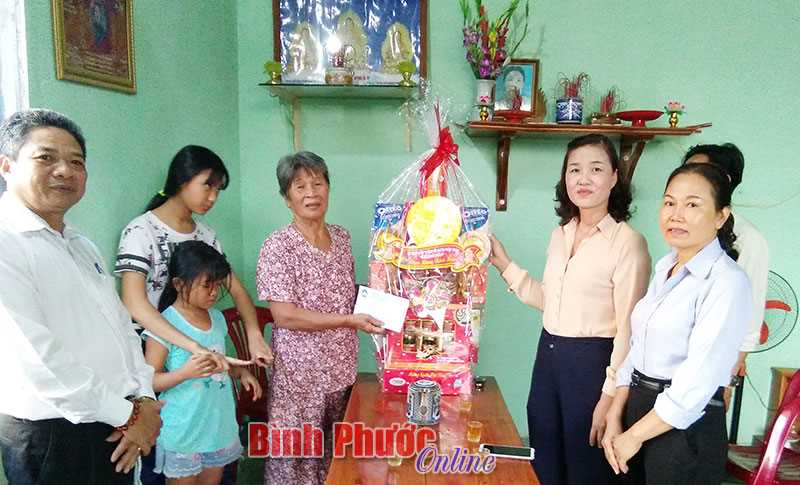 Chi bộ cơ quan UBMTTQVN tỉnh nhận hỗ trợ 1 địa chỉ nhân đạo