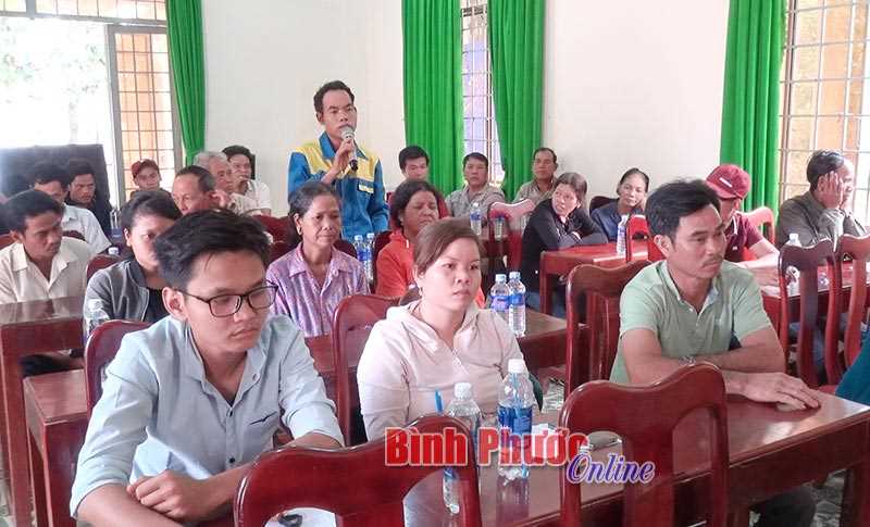 L&atilde;nh đạo UBND huyện B&ugrave; Đăng đối thoại với c&ocirc;ng d&acirc;n