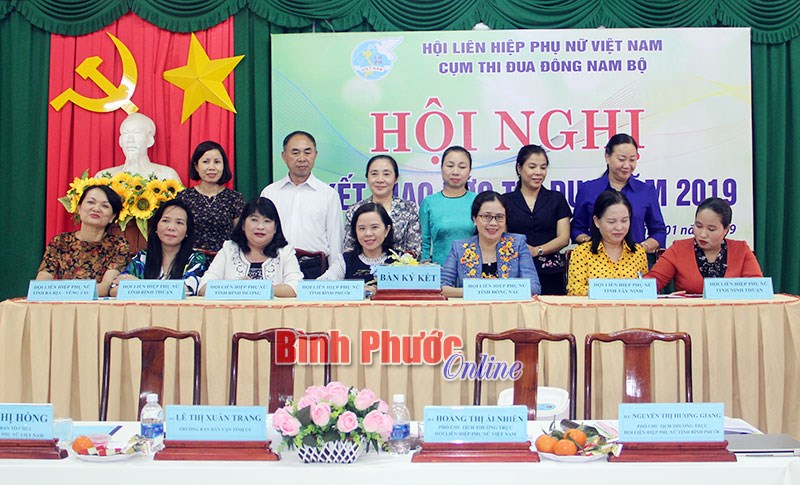 Hội LHPN c&aacute;c tỉnh Đ&ocirc;ng Nam bộ k&yacute; kết thi đua năm 2019