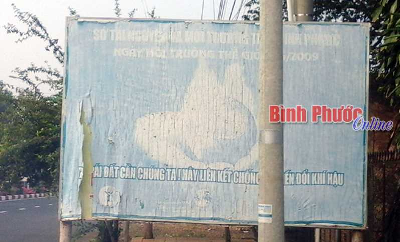 Pa-nô nhếch nhác, phản cảm