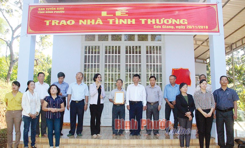 Vườn hoa d&acirc;ng B&aacute;c