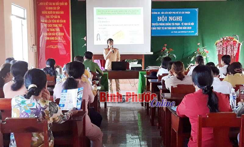 Phụ nữ Bình Phước tích cực phòng chống tội phạm, tệ nạn xã hội