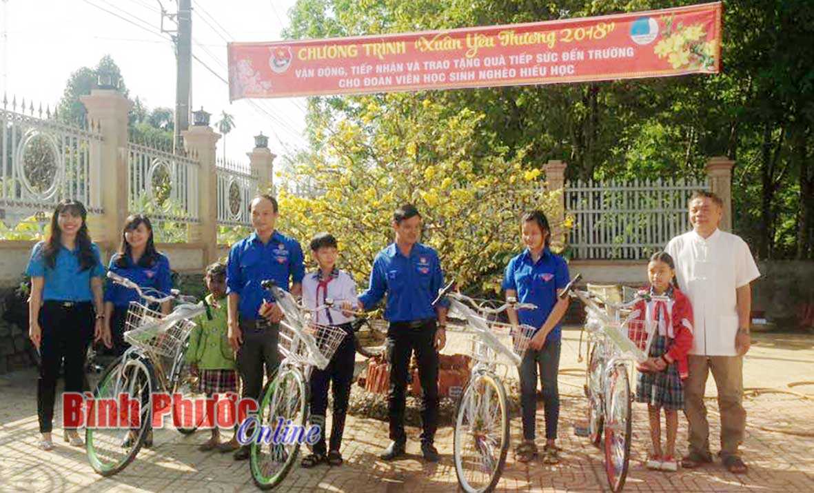 Thanh niên Phú Đức tình nguyện vì cộng đồng