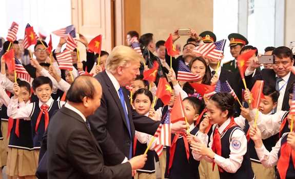 Thủ tướng Nguyễn Xu&acirc;n Ph&uacute;c hội kiến Tổng thống Hoa Kỳ Donald Trump