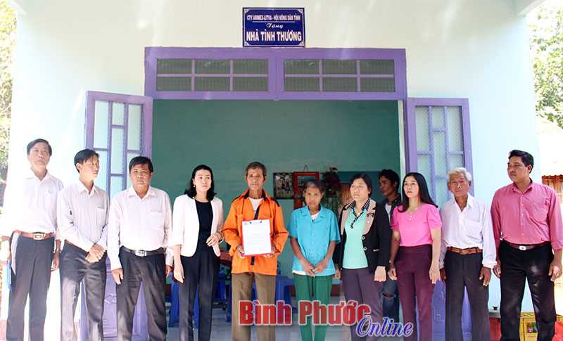 Hội Nông dân tỉnh tặng 3 căn nhà tình thương tại Phú Riềng