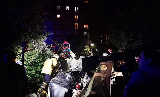 Máy bay trực thăng quân sự rơi xuống khu dân cư ở Istanbul