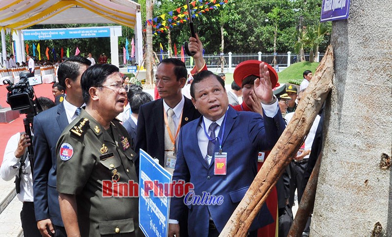 Biểu tượng của t&igrave;nh hữu nghị Việt Nam - Campuchia