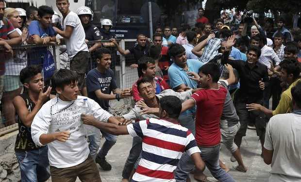 Hàng trăm người nhập cư ẩu đả tập thể ở Bosnia và Herzegovina