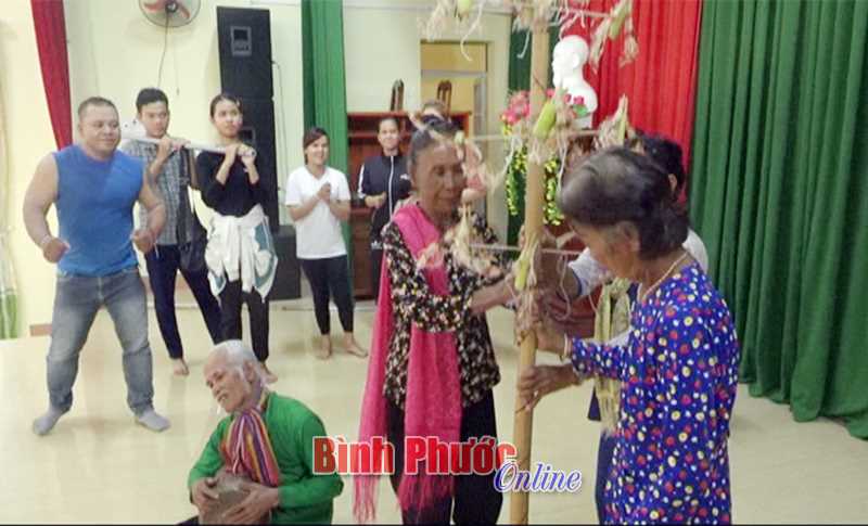 Chơn Th&agrave;nh sẵn s&agrave;ng tham gia Li&ecirc;n hoan Văn h&oacute;a, thể thao c&aacute;c DTTS tỉnh lần VI