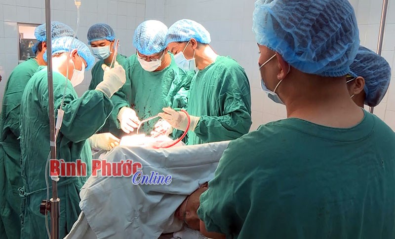 Lặng thầm những b&aacute;c sĩ g&acirc;y m&ecirc; hồi sức