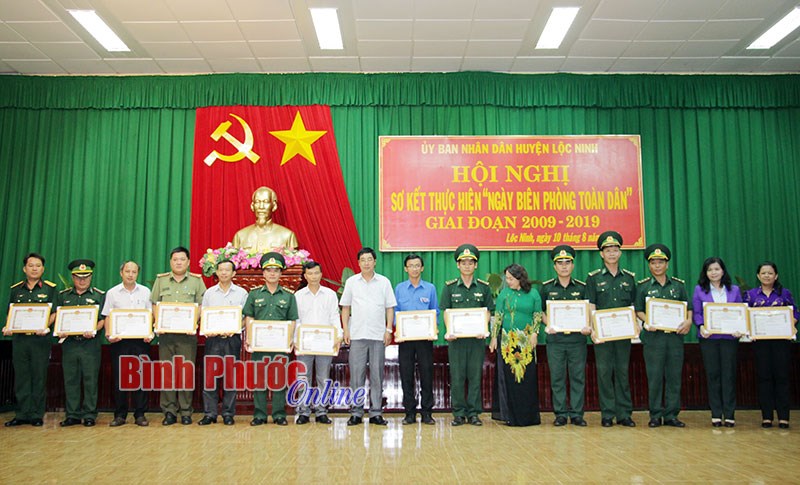 Huy động sức mạnh to&agrave;n d&acirc;n bảo vệ chủ quyền, an ninh bi&ecirc;n giới