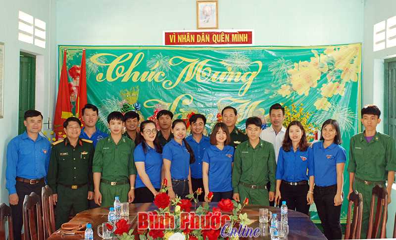 Tỉnh đoàn thăm chúc tết, tặng quà các đồn biên phòng trên địa bàn tỉnh