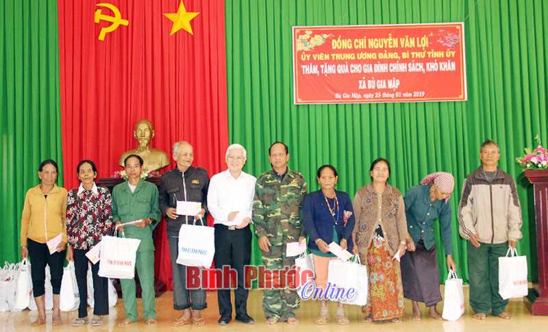 Bù Gia Mập: 16.922 phần quà tết tặng gia đình chính sách, khó khăn