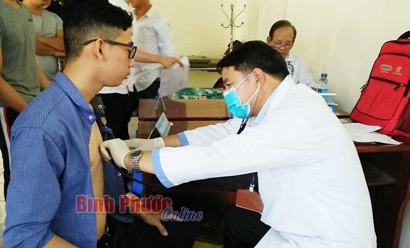 Chơn Th&agrave;nh: 148 c&ocirc;ng d&acirc;n đạt sức khỏe nghĩa vụ qu&acirc;n sự     