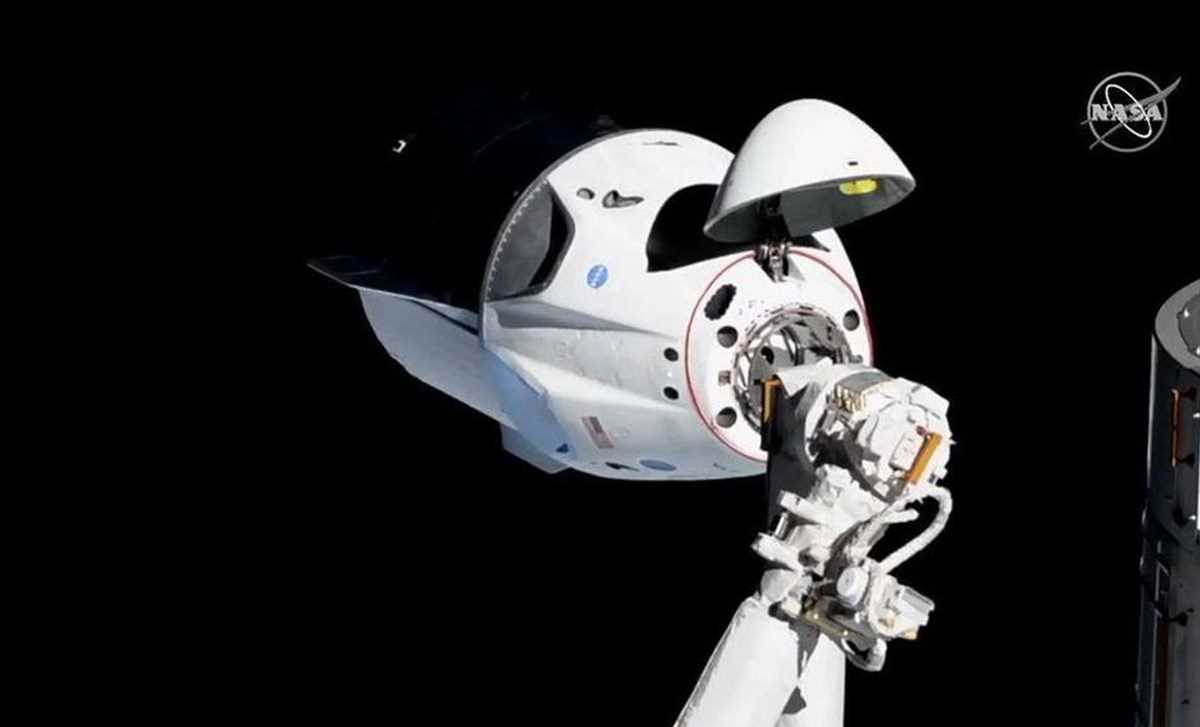 Tàu Crew Dragon kết nối thành công với trạm vũ trụ ISS