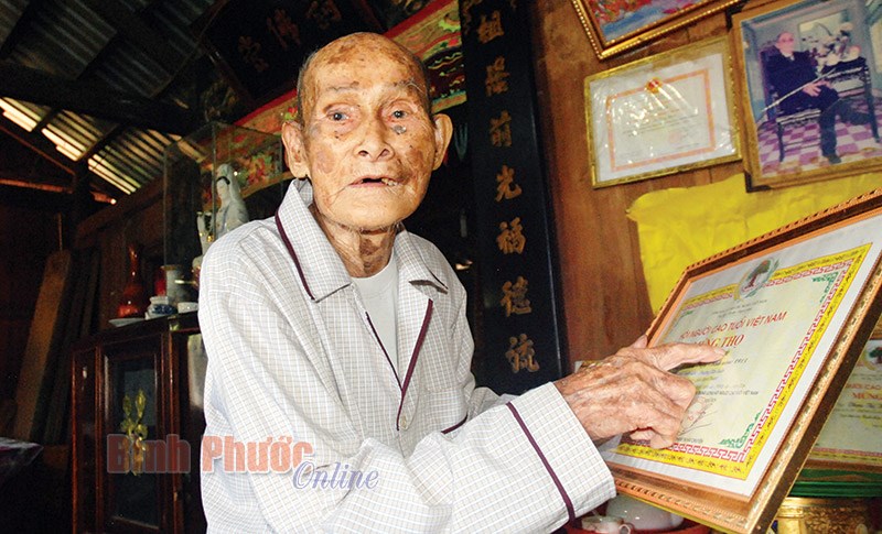 Đầu xuân nghe chuyện những cụ đại thọ