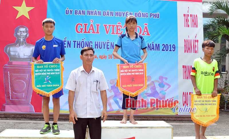 Tân Tiến nhất toàn đoàn giải Việt dã truyền thống huyện Đồng Phú năm 2019