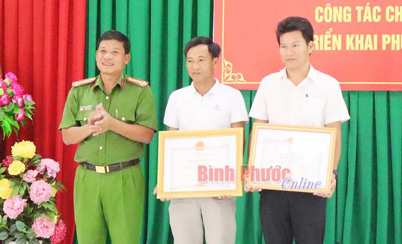 Đồng Xo&agrave;i ph&aacute;t huy sức mạnh to&agrave;n d&acirc;n bảo vệ an ninh Tổ quốc