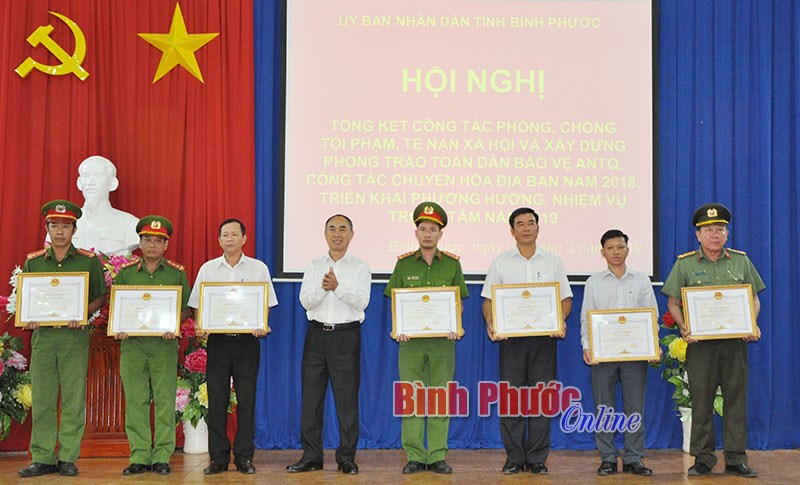 An ninh ch&iacute;nh trị tr&ecirc;n địa b&agrave;n tỉnh giữ vững ổn định