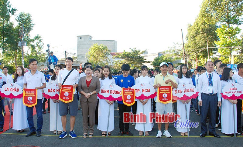 Khai mạc giải Việt dã leo núi “Chinh phục đỉnh cao Bà Rá” lần thứ 25