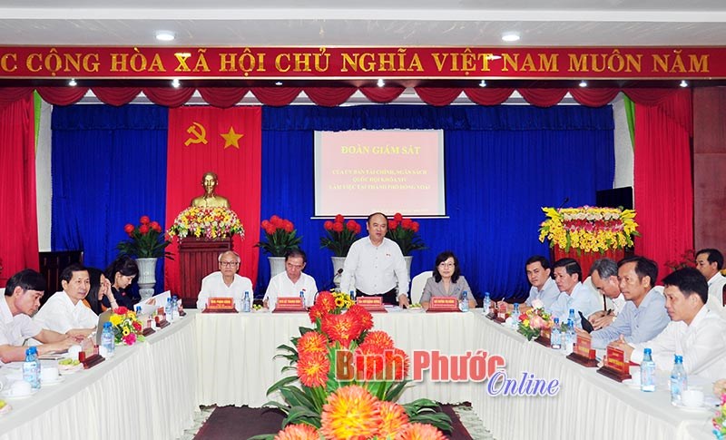 Ủy ban T&agrave;i ch&iacute;nh - Ng&acirc;n s&aacute;ch Quốc hội l&agrave;m việc tại TP. Đồng Xo&agrave;i